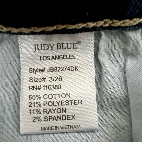 JUDY BLUE - Skinny Fit Capri Size: 3 / 26 - Picture 4 of 5